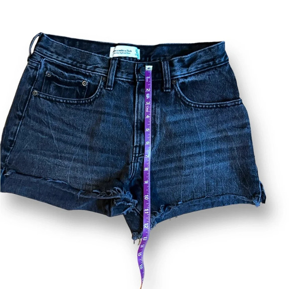 Abercrombie & Fitch Mid-Rise Boyfriend Raw Hem Denim Shorts Washed Black 27/4 - Picture 6 of 10